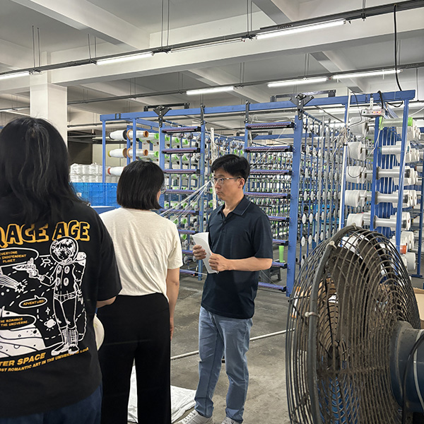 Panni da filtro speciali personalizzati per clienti coreani che visitano lo stabilimento Panni da filtro speciali personalizzati per clienti coreani che visitano lo stabilimento